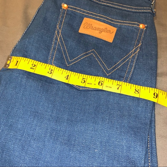 Wrangler EXAGGERATED BOOTCUT JEAN IN LOW DIP RINSE - Picture 11 of 11